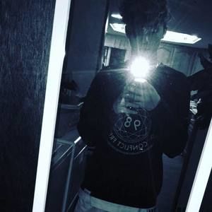 Meet your Posher, Levi